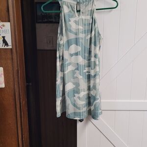 Stylish Sleeveless Camouflage Tank Top